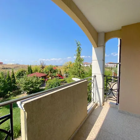 Private Apartment - Elitonia Gardens - Ravda شقة رافدا