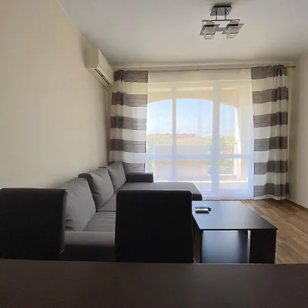 شقة Private Apartment - Elitonia Gardens - Ravda رافدا